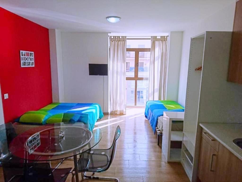 Apartamentos Urgel Madrid Extérieur photo